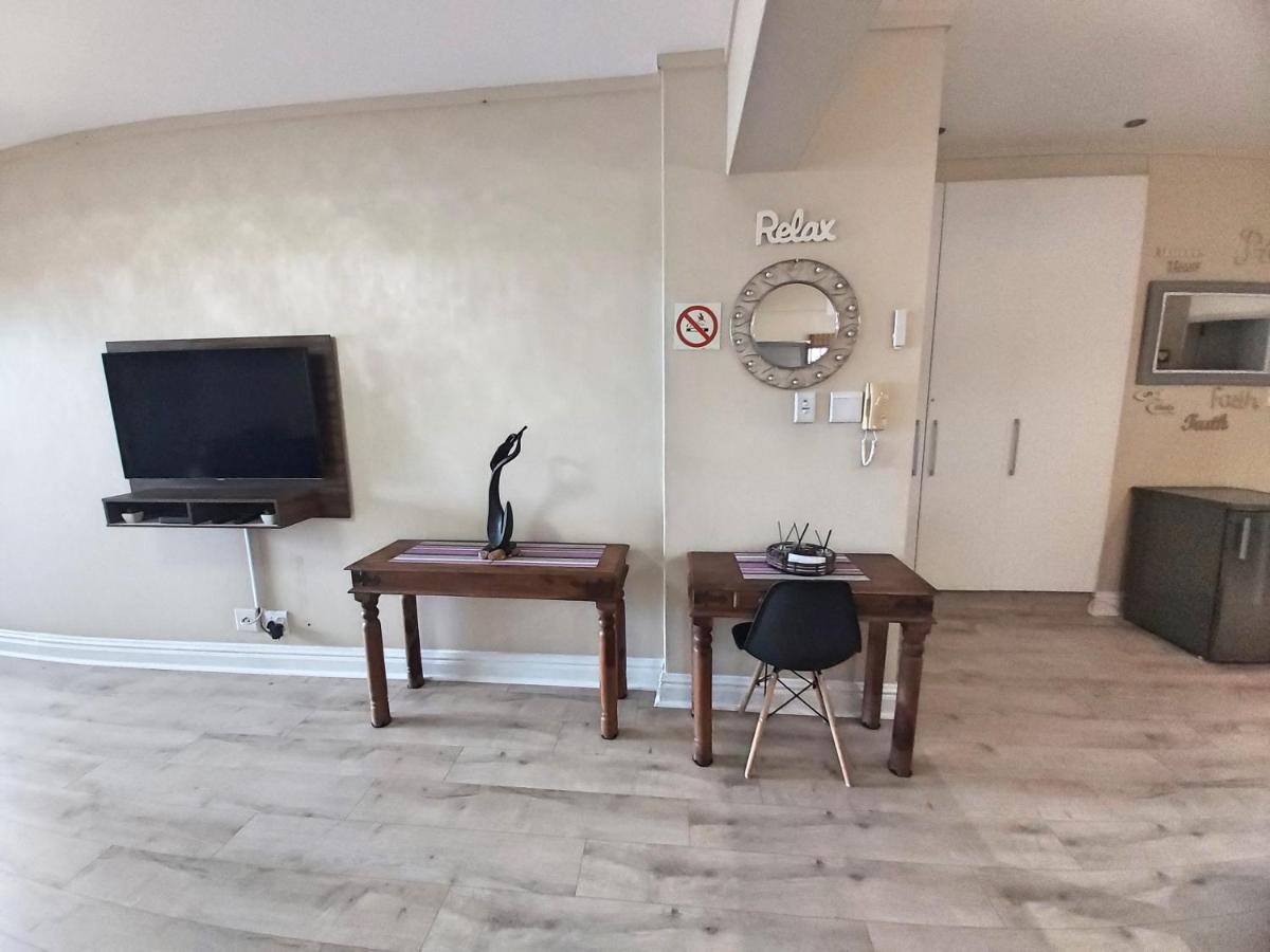 Whale Rock, Modern Beachfront Apartment Маргит Экстерьер фото
