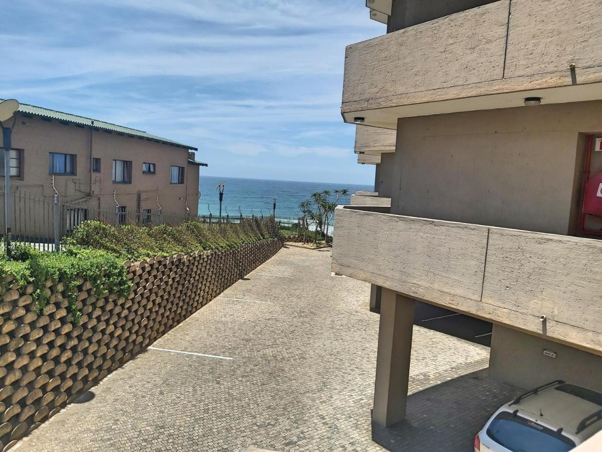 Whale Rock, Modern Beachfront Apartment Маргит Экстерьер фото